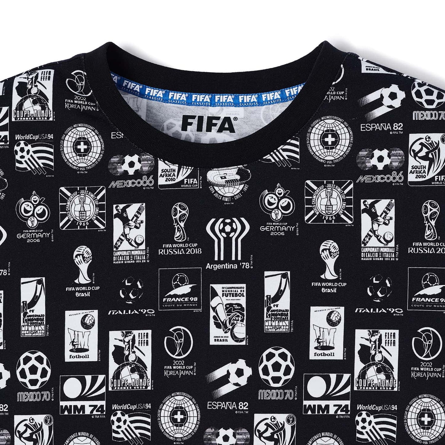 T-Shirt FIFA Classique Essentiel Emblèmes AOP
