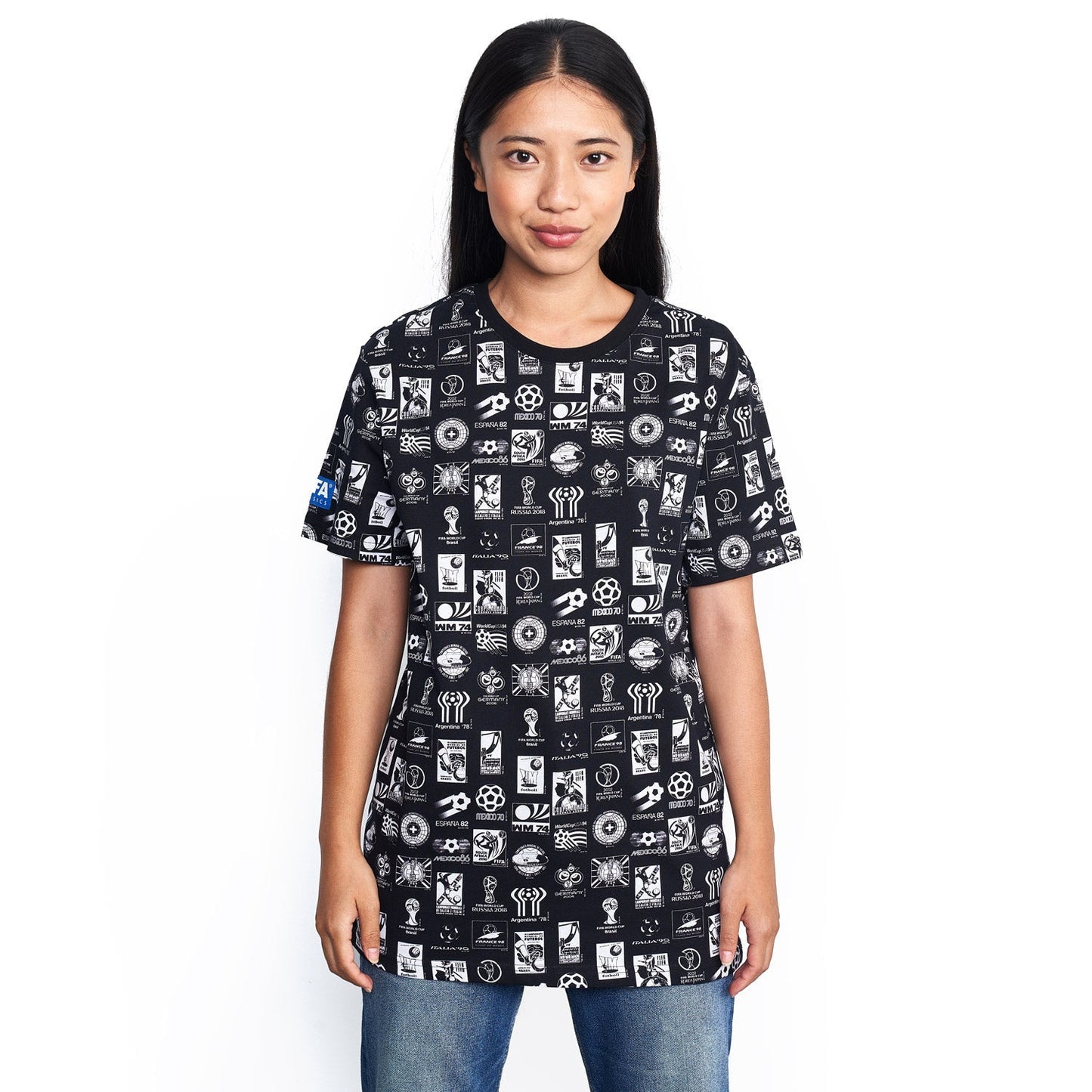 T-Shirt FIFA Classique Essentiel Emblèmes AOP